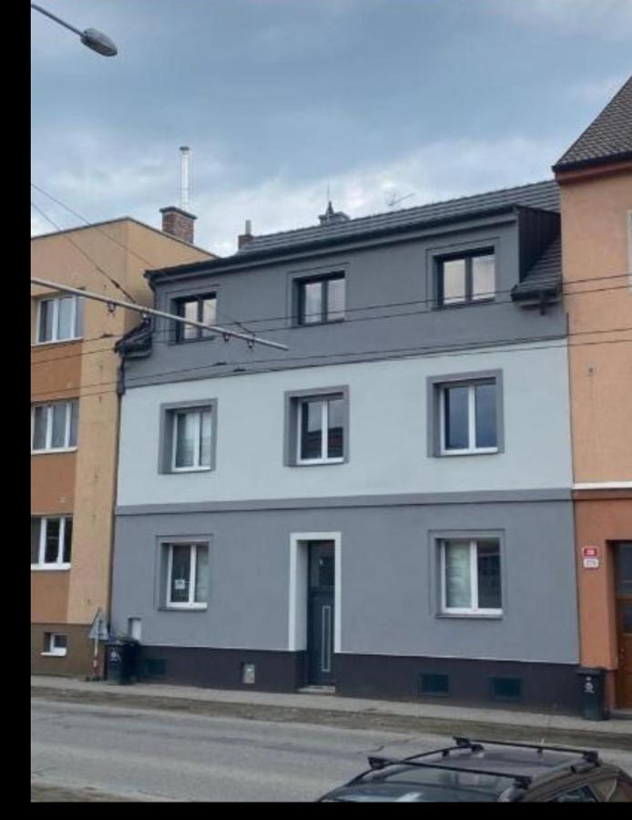 Cerna Ruze - Apartman 7 Пилзен Екстериор снимка